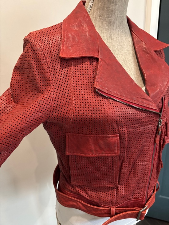 Women's Red Leather Jacket size medium - Picture 12 of 15
